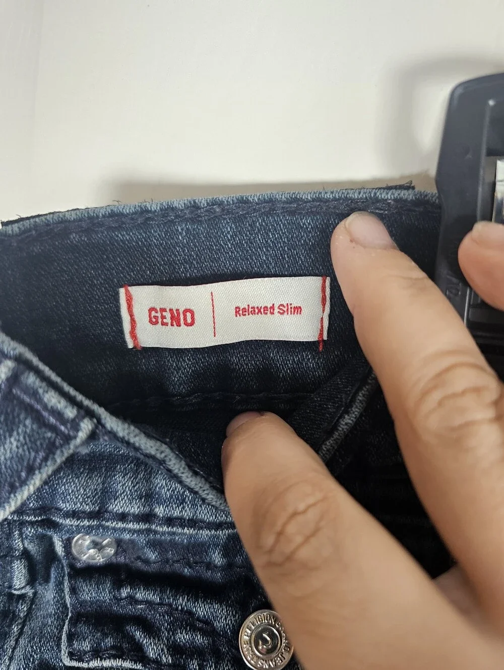 True Religion Jeans Mens Geno Relaxed Slim Size 44x32